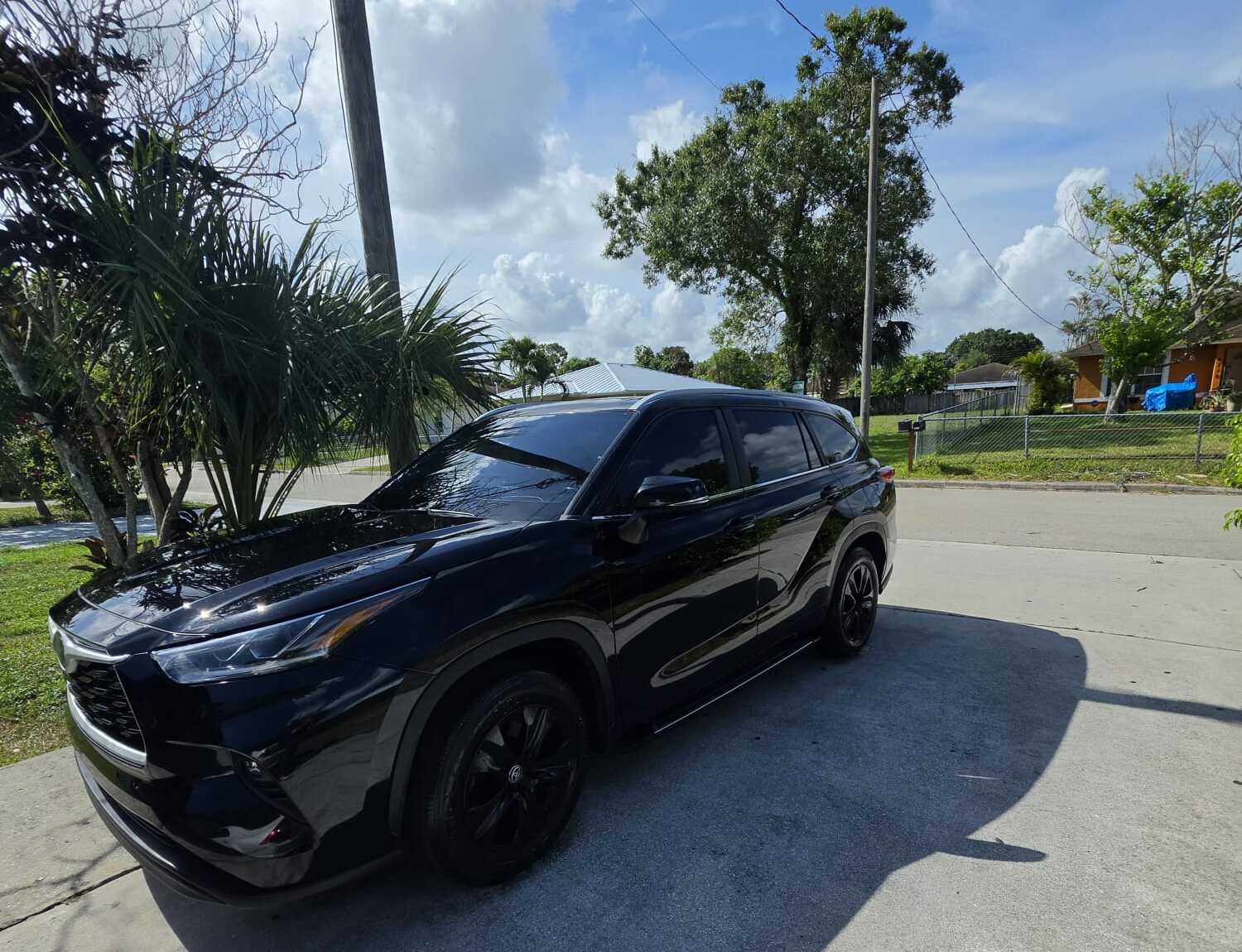 Equipo de Raites Maite trabajando en West Palm Beach, FL